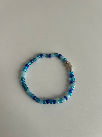 Ocean blue beaded bracelet set, fashion accessory 