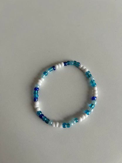 Ocean blue beaded bracelet set, fashion accessory 